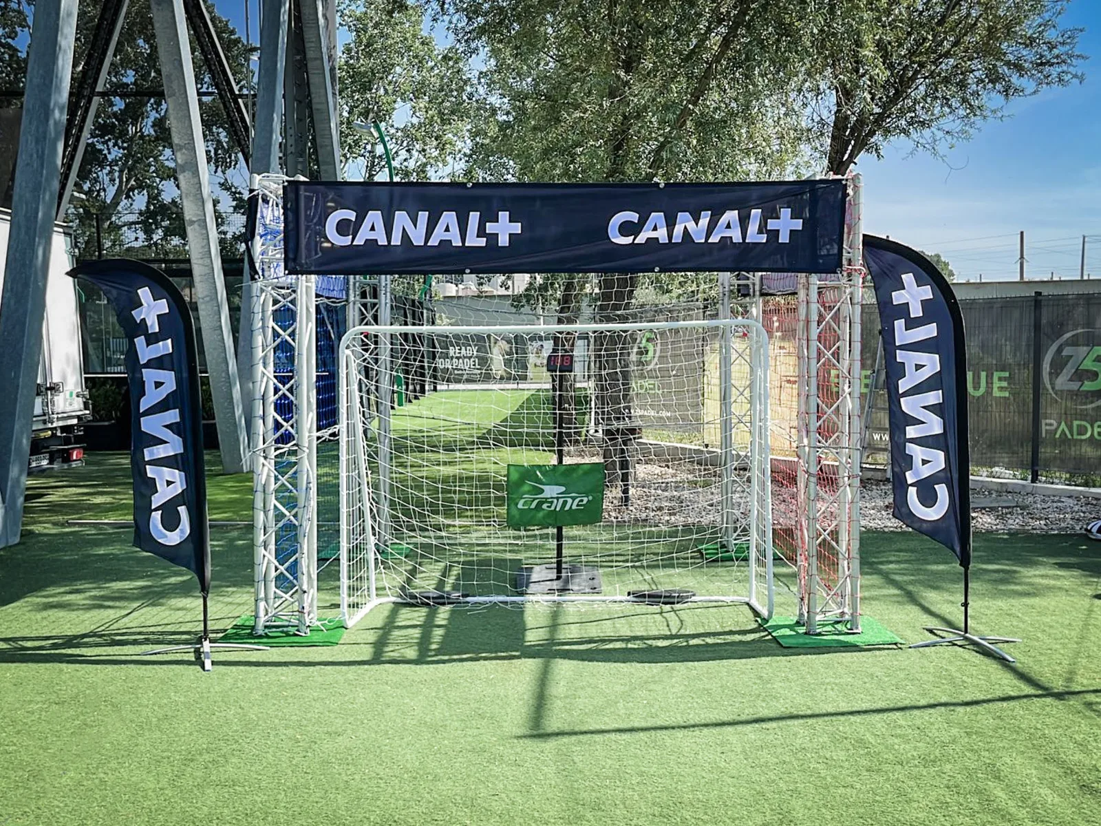 Cage de foot - Location de jeu pour 1-10 joueurs en region PACA. cage de foot&nbsp;:&nbsp;    &nbsp;    Dimensions intérieures = 180 x 120 x 90 cm  Diamètre tubes: 41mm  Poids prod